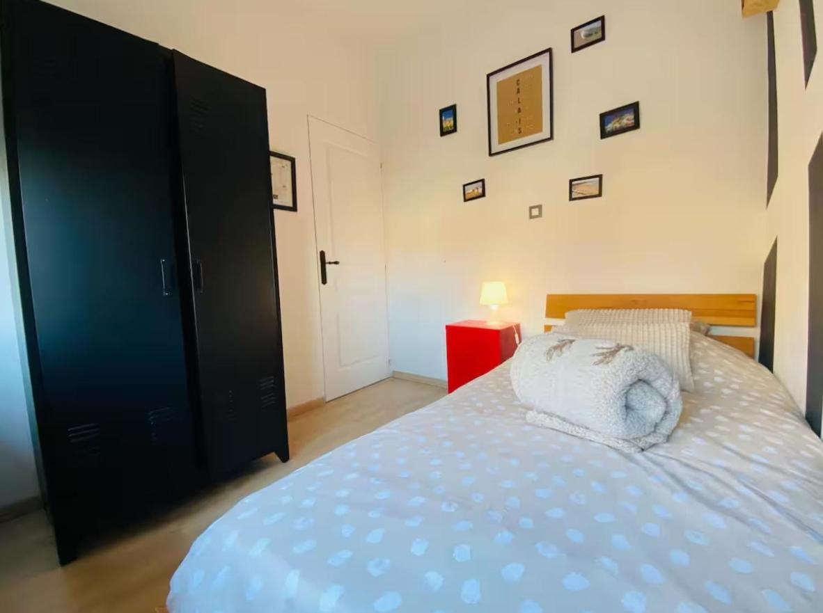 Chambre Privee Au Coeur De Calais Exterior foto